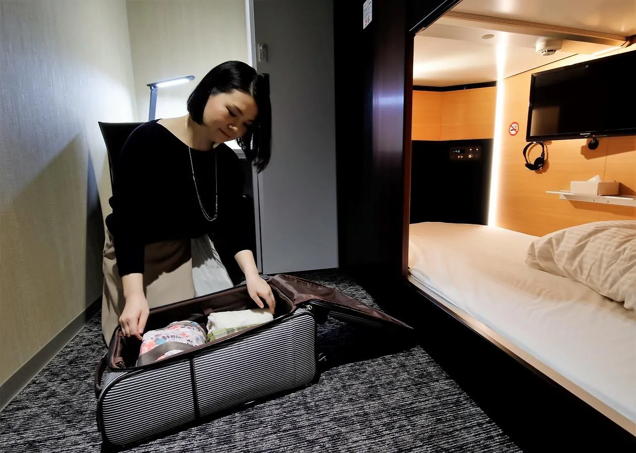 Tama Cabin Osaka Honmachi Hotel 0*,